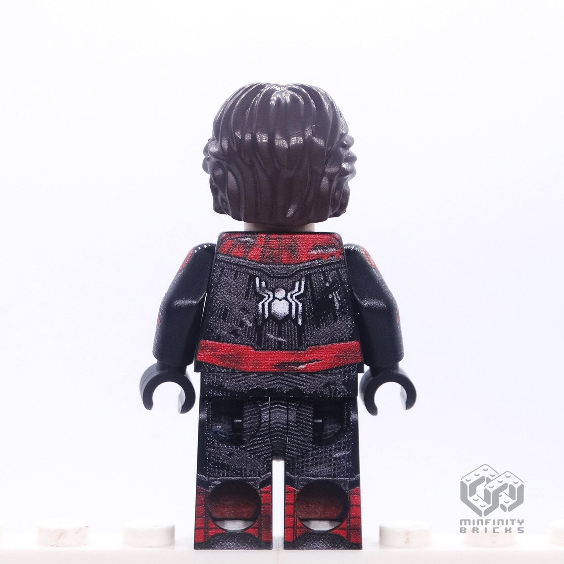Spider-Man Battle-Damaged Black and Red suit, Far From Home | Adult Collectible Minifigure 15+