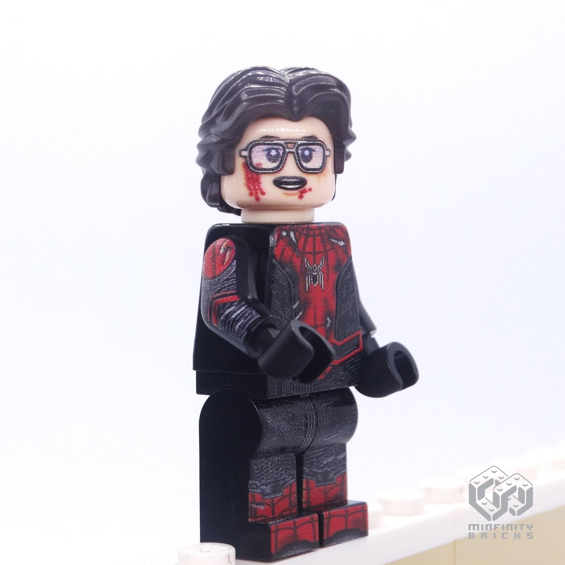 Spider-Man Battle-Damaged Black and Red suit, Far From Home | Adult Collectible Minifigure 15+
