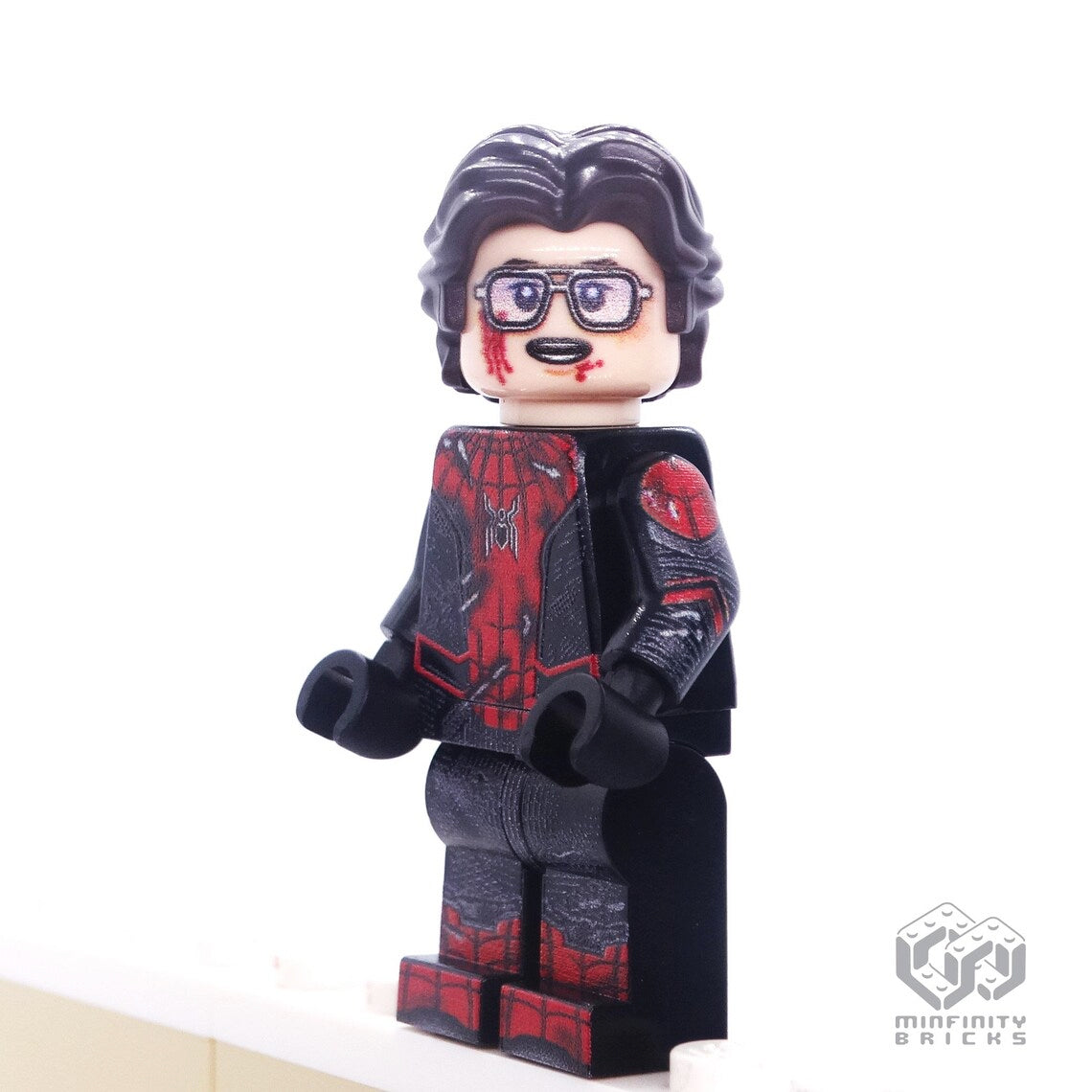 Spider-Man Battle-Damaged Black and Red suit, Far From Home | Adult Collectible Minifigure 15+